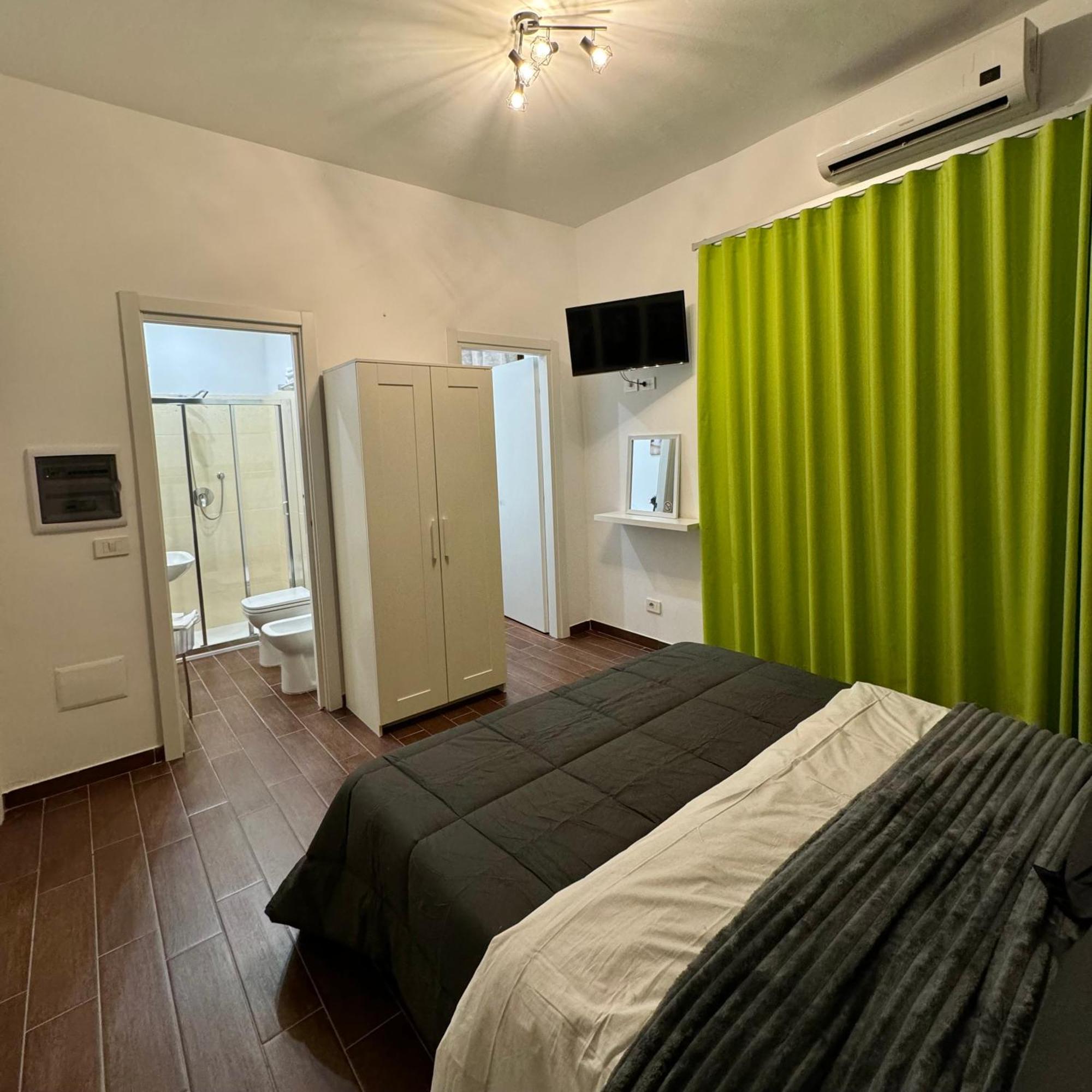 Enotria Bnb Acomodação com café da manhã Reggio di Calabria Exterior foto